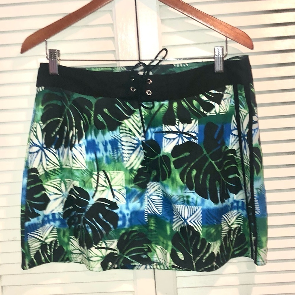 Catalina ocean gear tropical design black green blue skirt size large